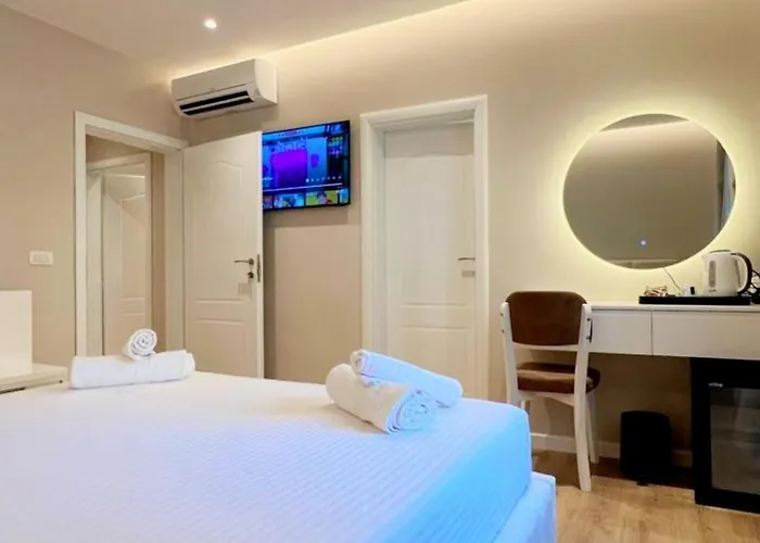 Charles Center 3* Tirana