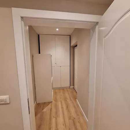 Charles Center 3* Tirana