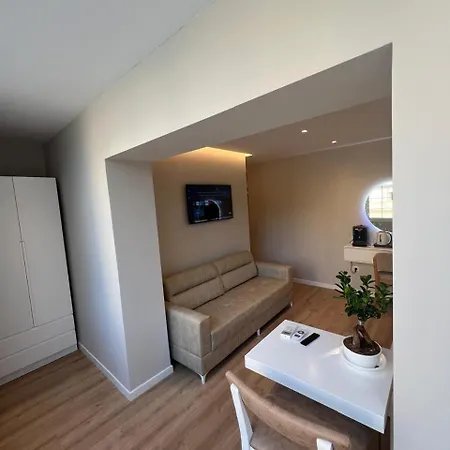 Charles Center 3* Tirana