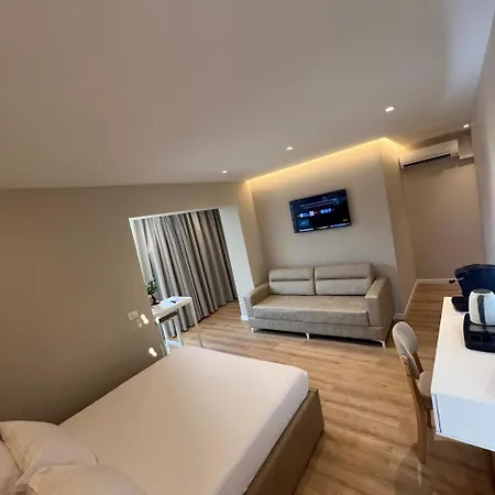 Charles Center 3* Tirana