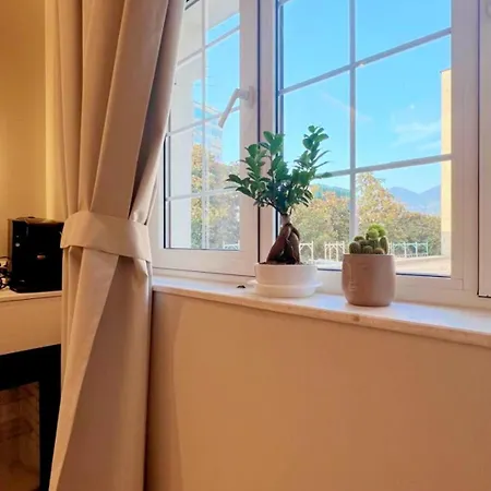 Charles Center 3* Tirana