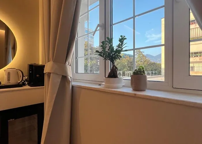 Charles Center Casa de hóspedes Tirana