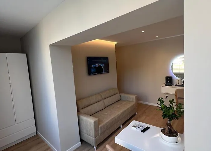 Charles Center 3* Tirana