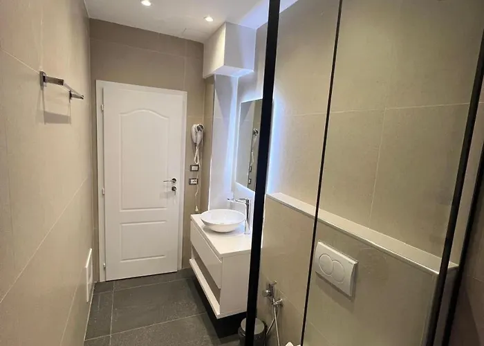 Charles Center 3* Tirana