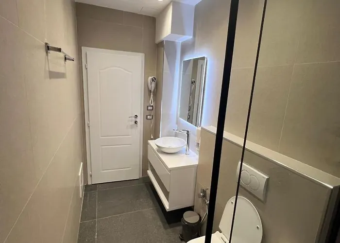 Charles Center 3* Tirana