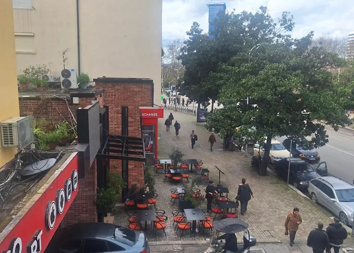 Charles Center Casa de hóspedes Tirana